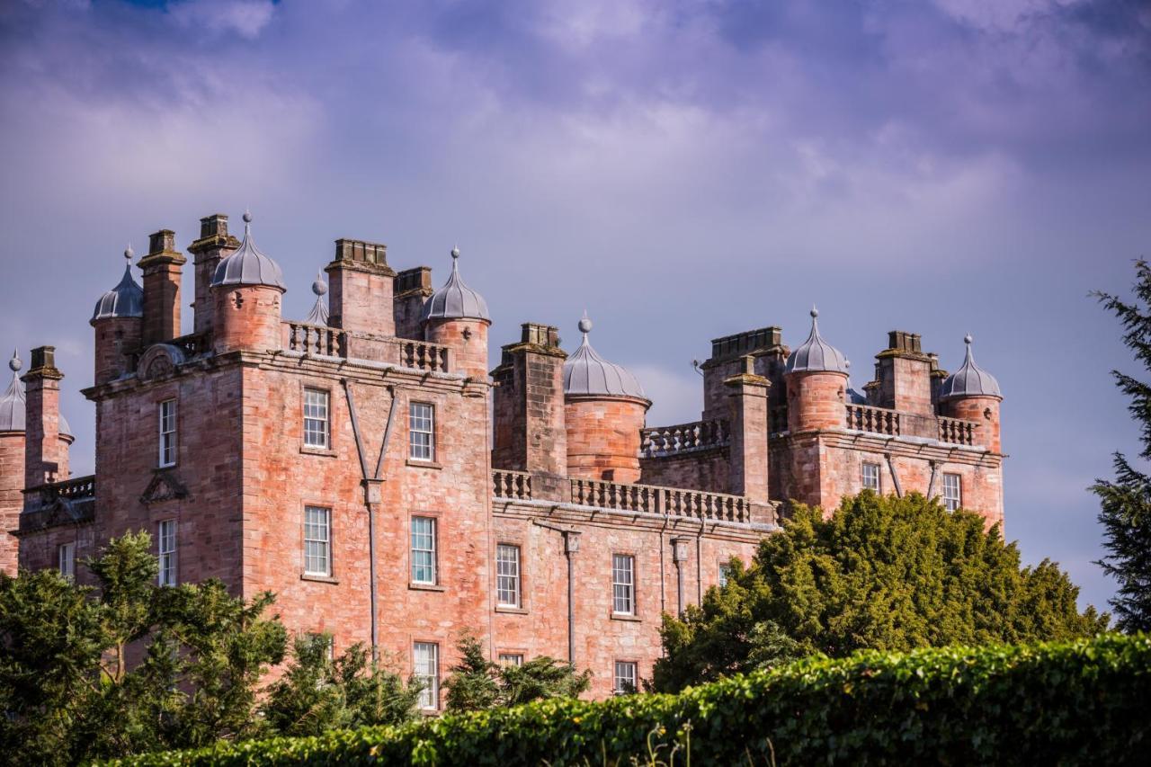 Stableyard Studio: Drumlanrig Castle Thornhill  Buitenkant foto