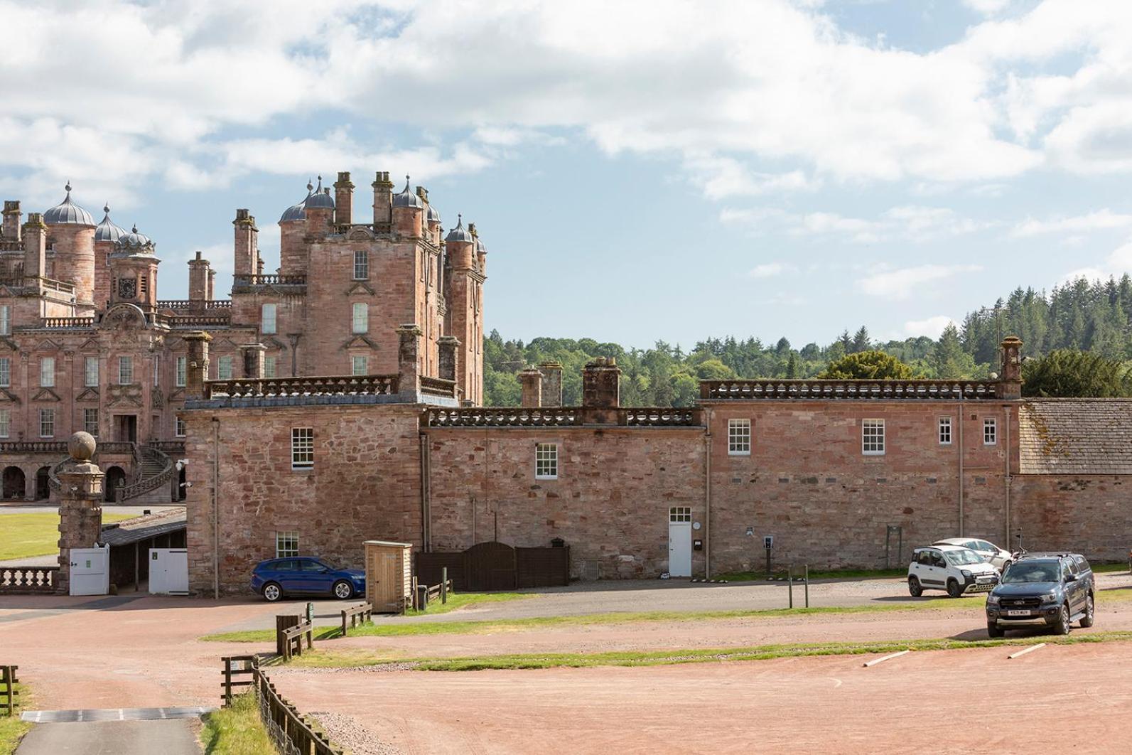 Stableyard Studio: Drumlanrig Castle Thornhill  Buitenkant foto